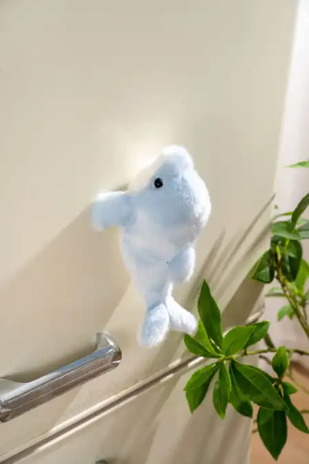 Very precious, fragrant and soft, blue dolphin magnetic fridge magnet, plush toy doll, toy table companion doll, cute and fun, ideal for gifting. Magnetic light blue plush dolphin doll, bionic cotton dolphin doll Very precious, fragrant and soft, blue dolphin magnetic fridge magnet, plush toy doll, toy table companion doll, cute and fun, ideal for gifting. Magnetic light blue plush dolphin doll, bionic cotton dolphin doll